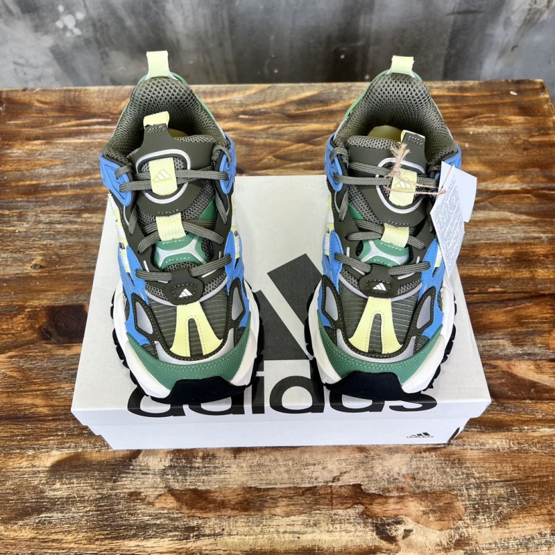 Adidas Sneakers